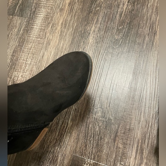 Cat & Jack Black Booties 8 - Picture 6 of 8